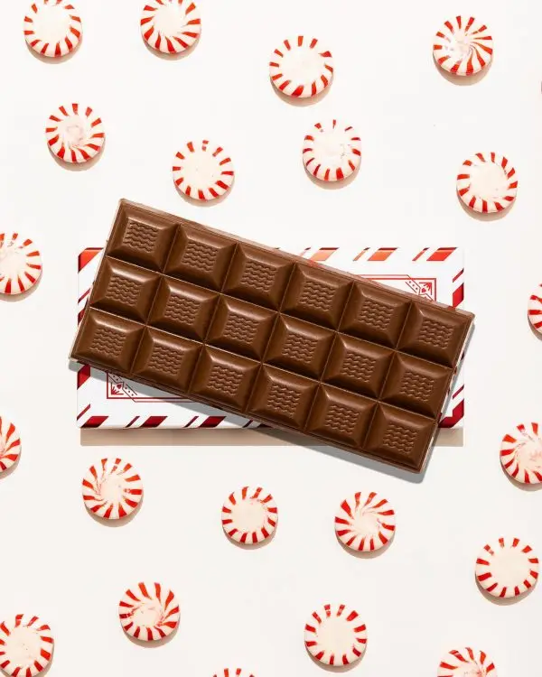 peppermint bark neau tropics chocolate.webp peppermint bark neau tropics chocolate.webp